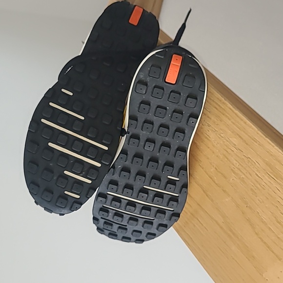 Nike Women's Waffle 1 Vibrant Pink and Black Sneakers with Yellow Swoosh - Picture 7 of 8